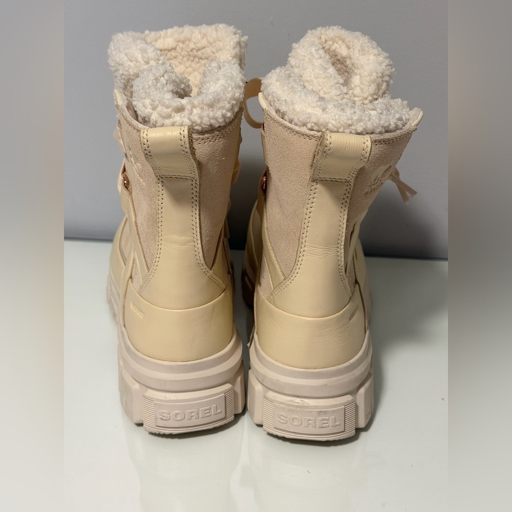 Sorel Women's Cream and Tan Winter Boots - Picture 2 of 5
